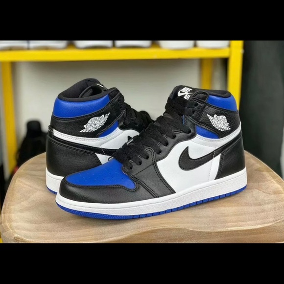 buy air jordan 1 royal toe